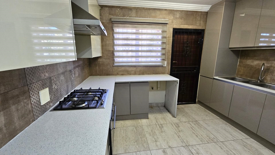 4 Bedroom Property for Sale in Melodie North West